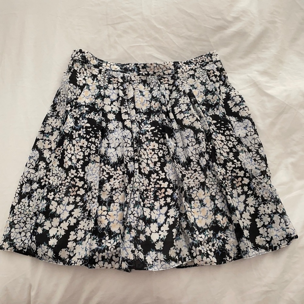 CLUB MONACO Floral Skirt size 6